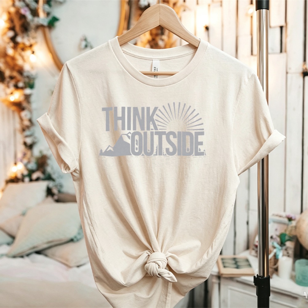 Outdoor Adventure Quotes - T-shirt graphique Think Outside Sun Mountain,